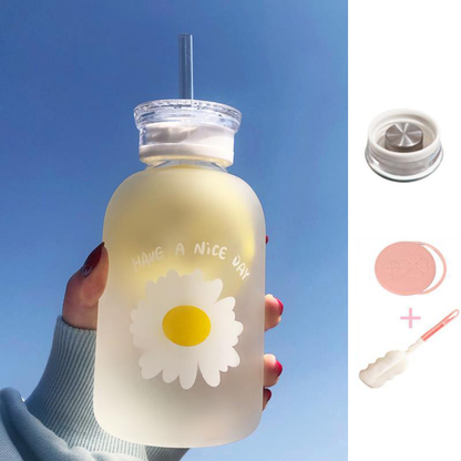 Glass Water Bottle with Straw Creative Daisy Frosted Transparent Cup Leakproof Portable Drinking Bottle with a Sealing Cap Lid