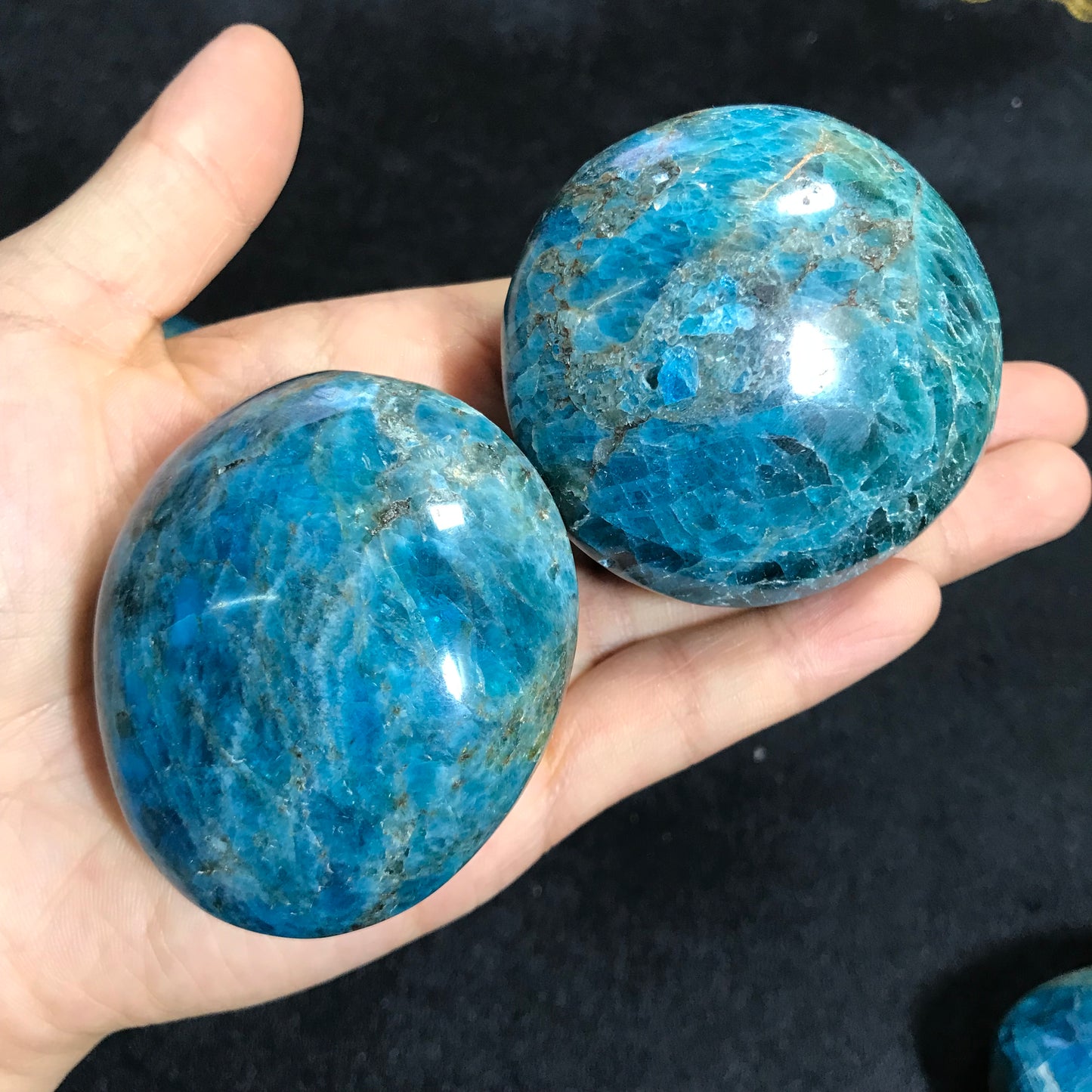 Natural blue apatite stone sphere crystal reiki healing ball